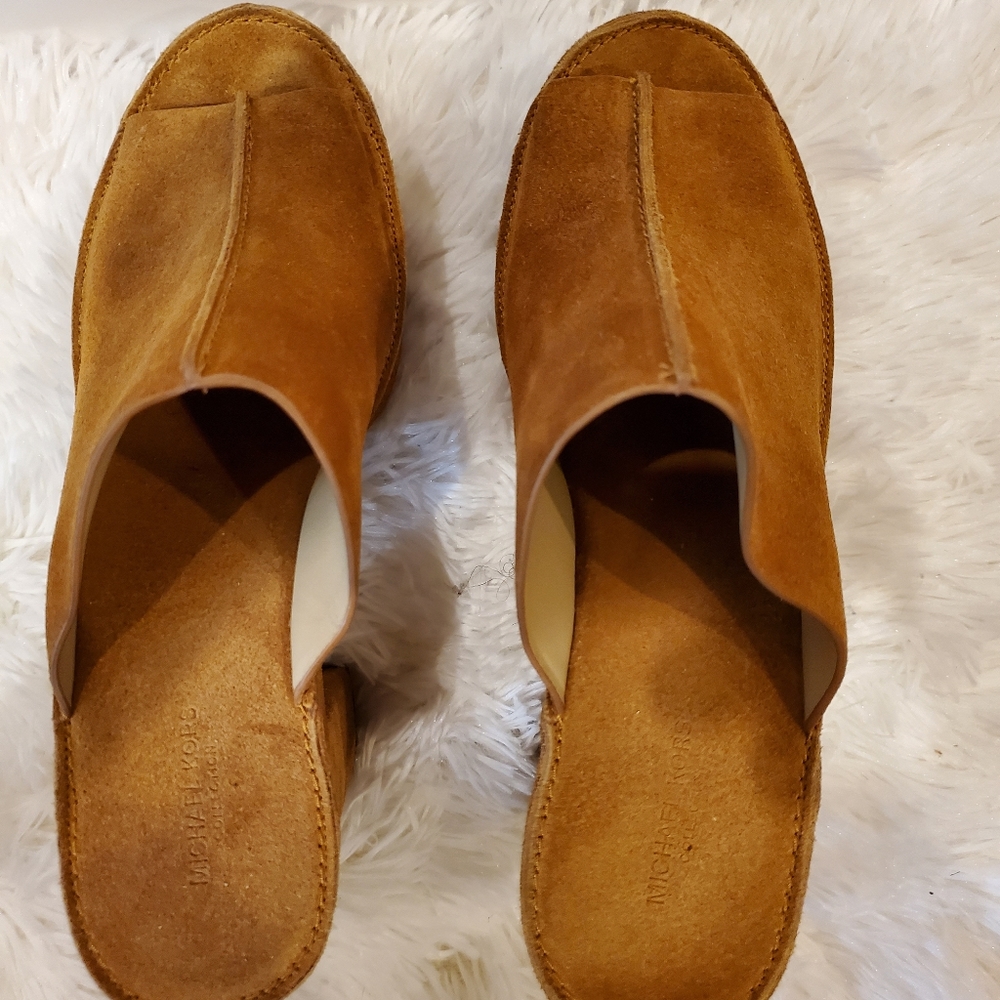 Shoes - Picture 2 of 5